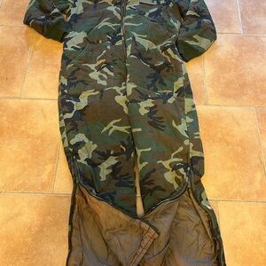 Thrashed men large insulated Camo hunting coveralls